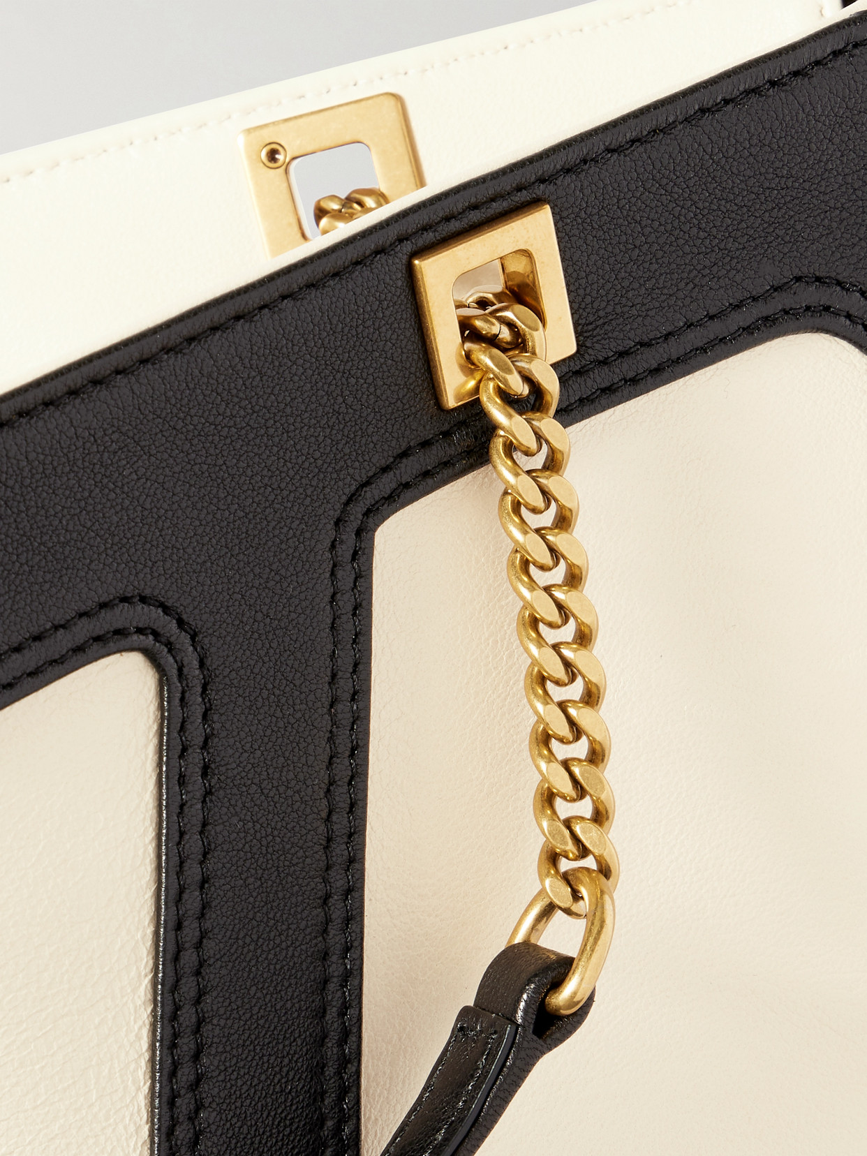Garavani - Viva Superstar Medium Two-Tone Shoulder Bag