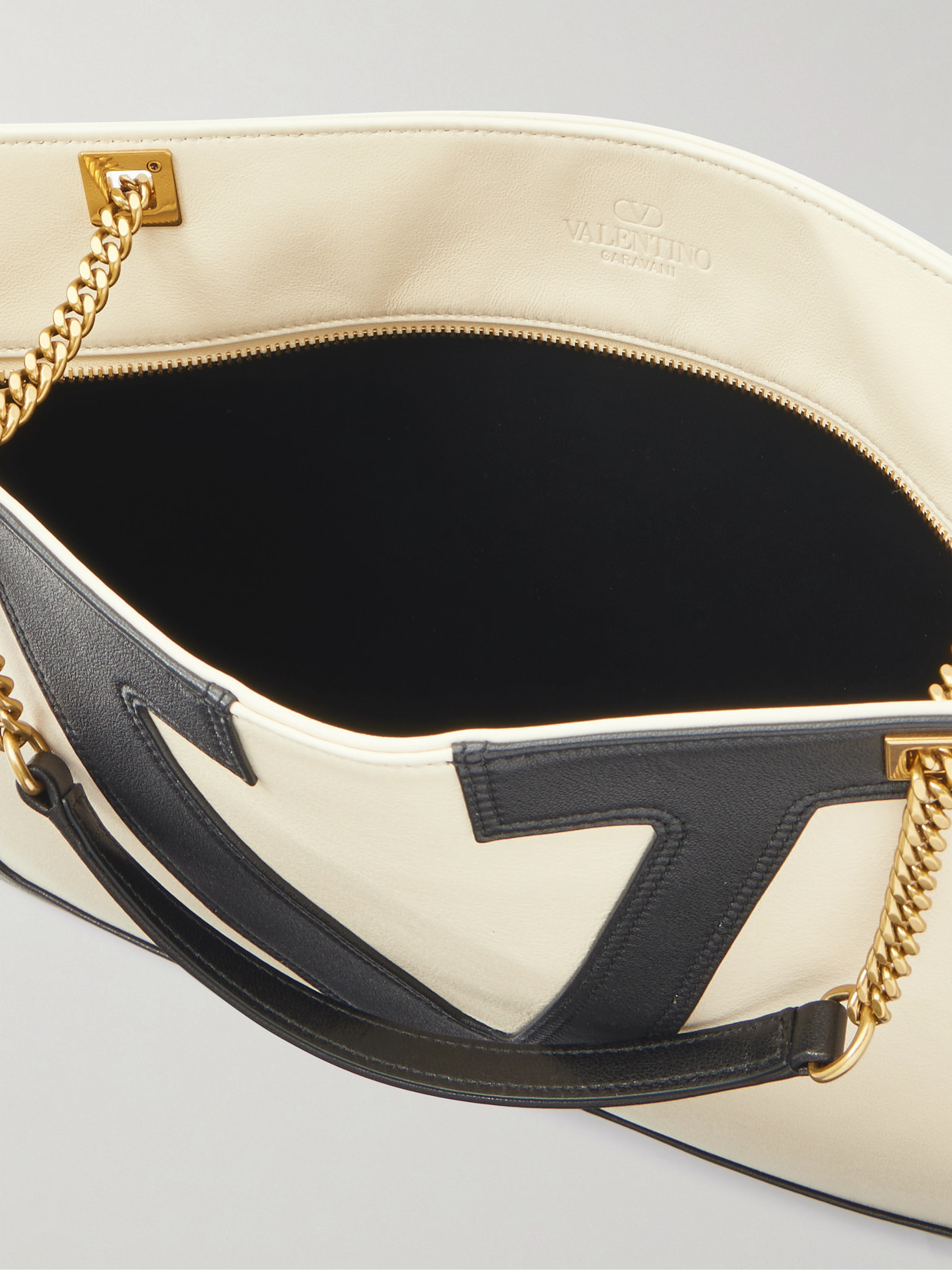Garavani - Viva Superstar Medium Two-Tone Shoulder Bag