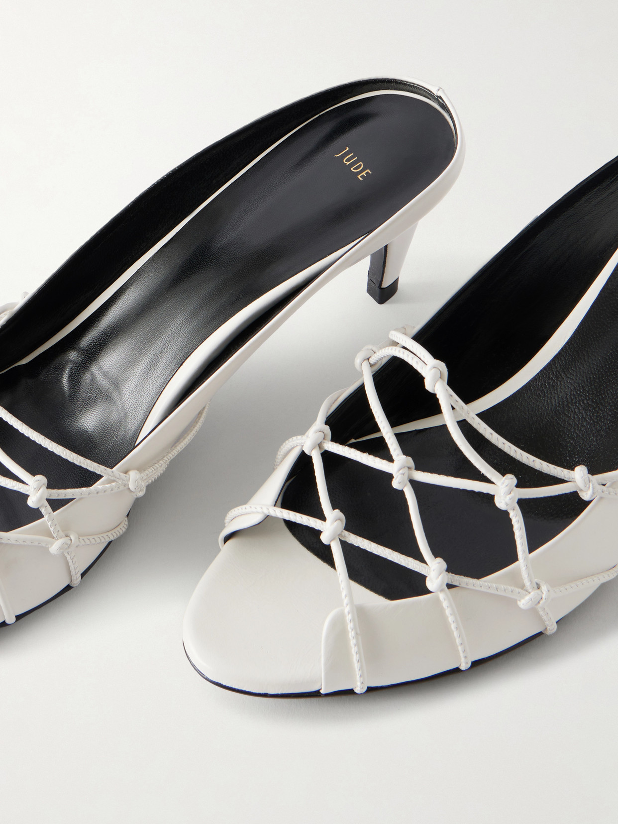 Knotty Pumps