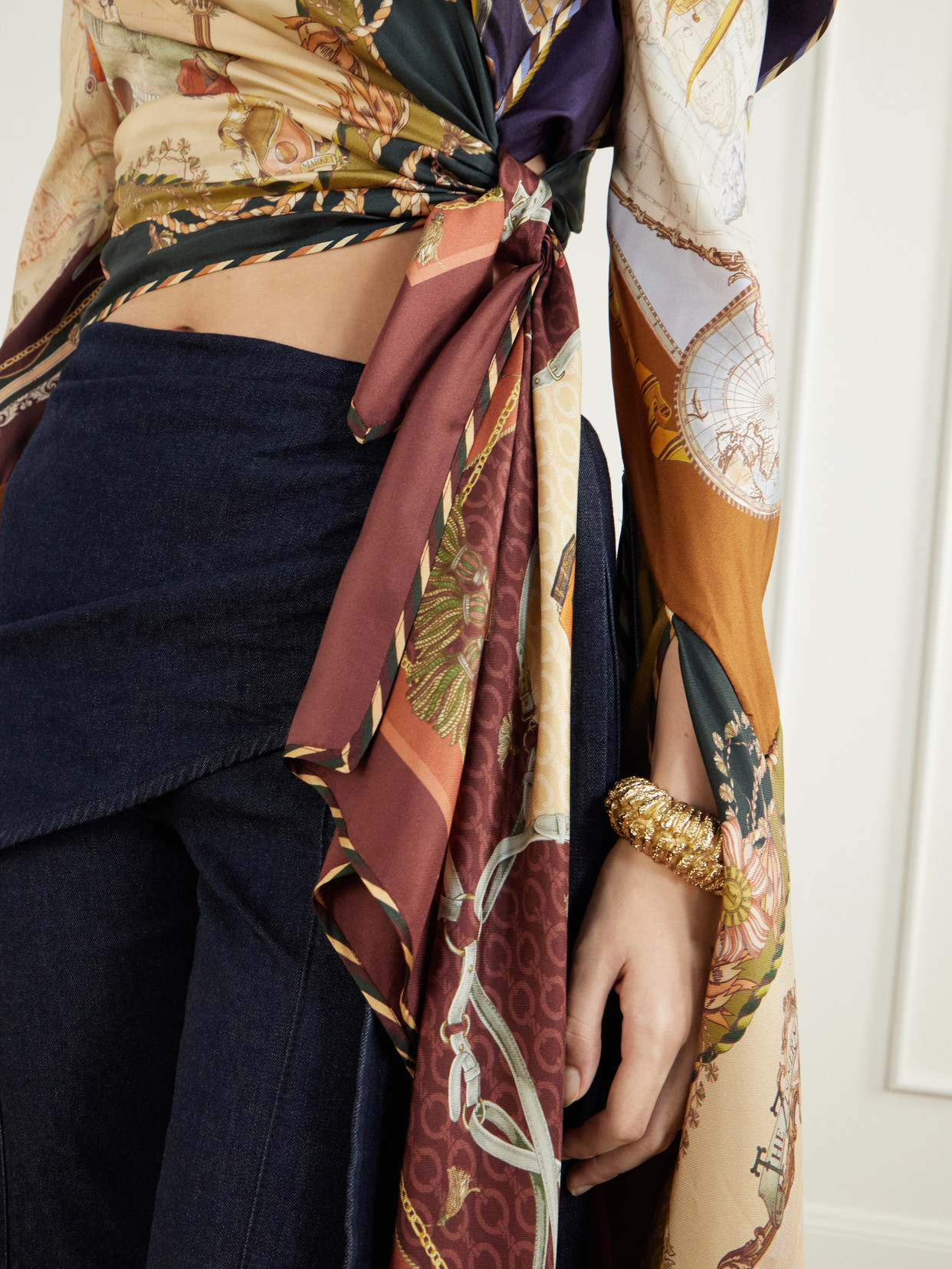 Valiant Knotted Top