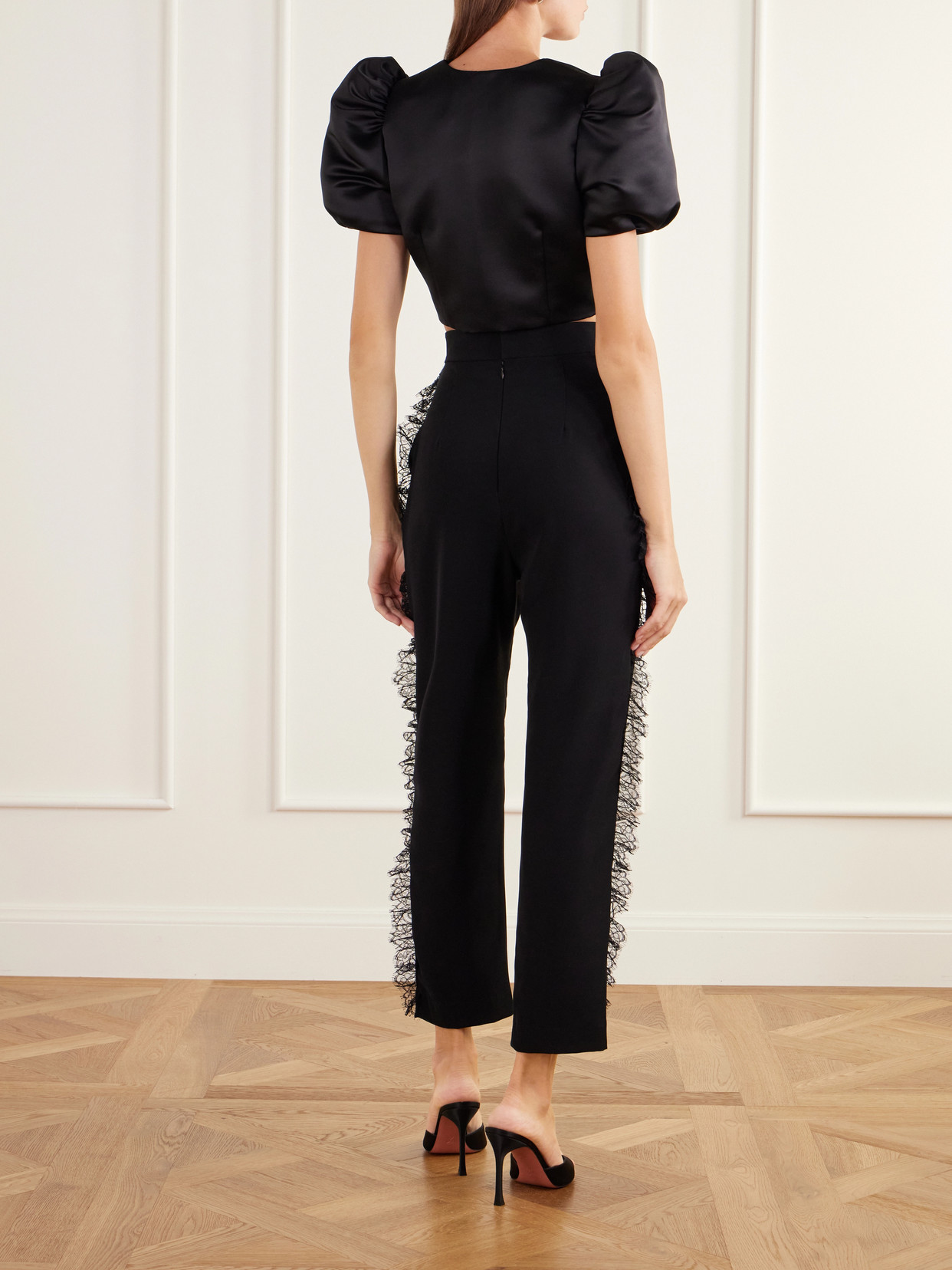 Cropped Gathered Blouse