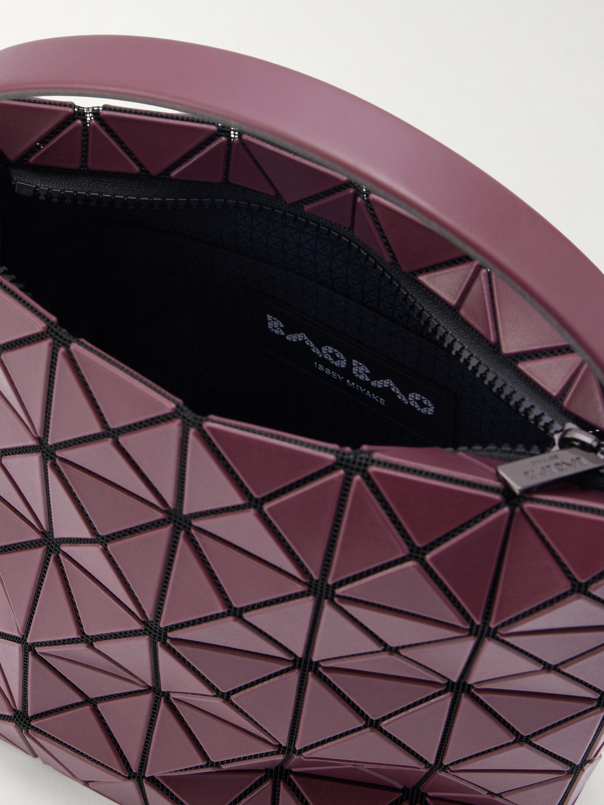 Valley Glossed Shoulder Bag