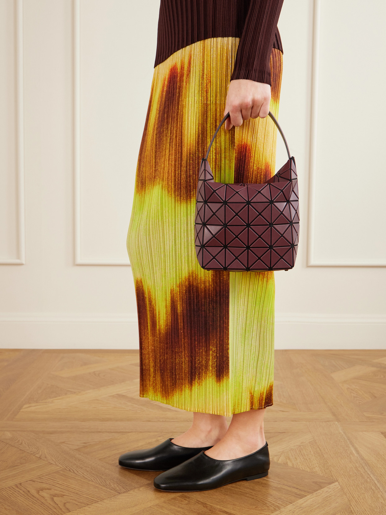 Valley Glossed Shoulder Bag