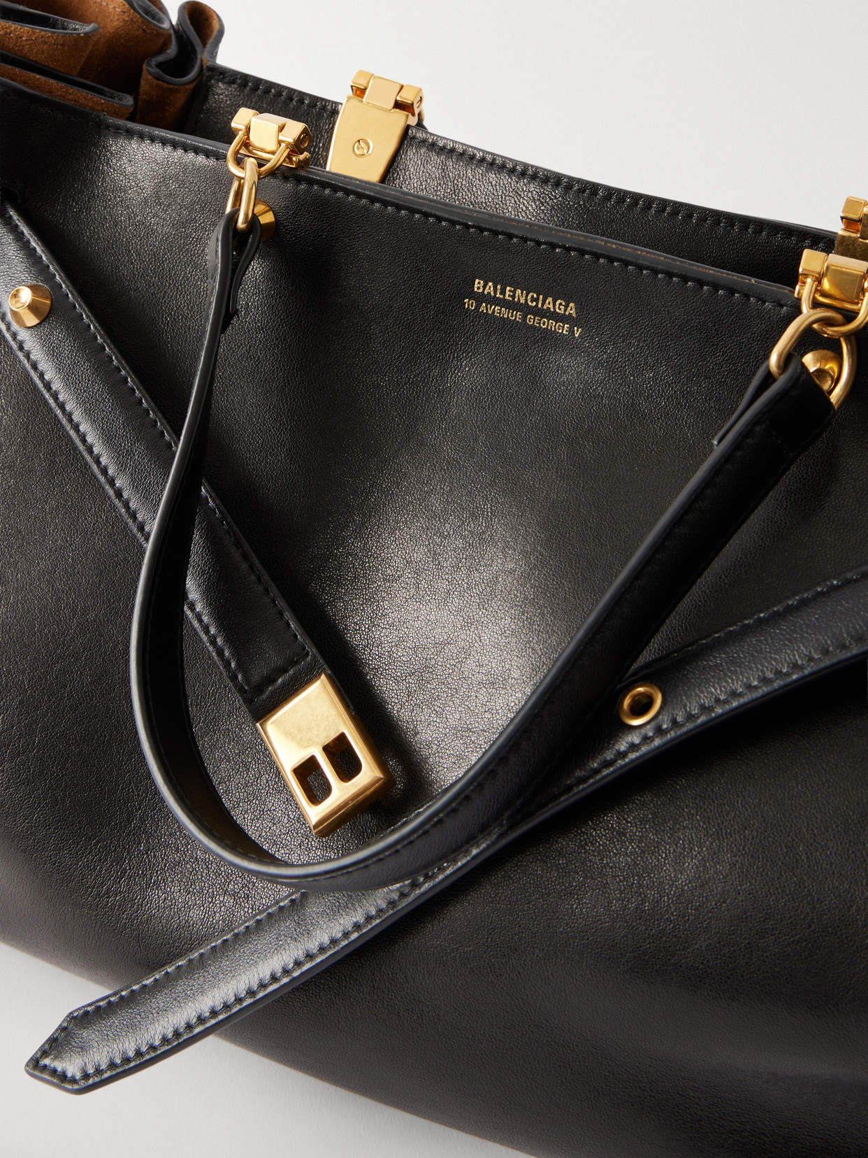 Fan Medium Leather Tote
