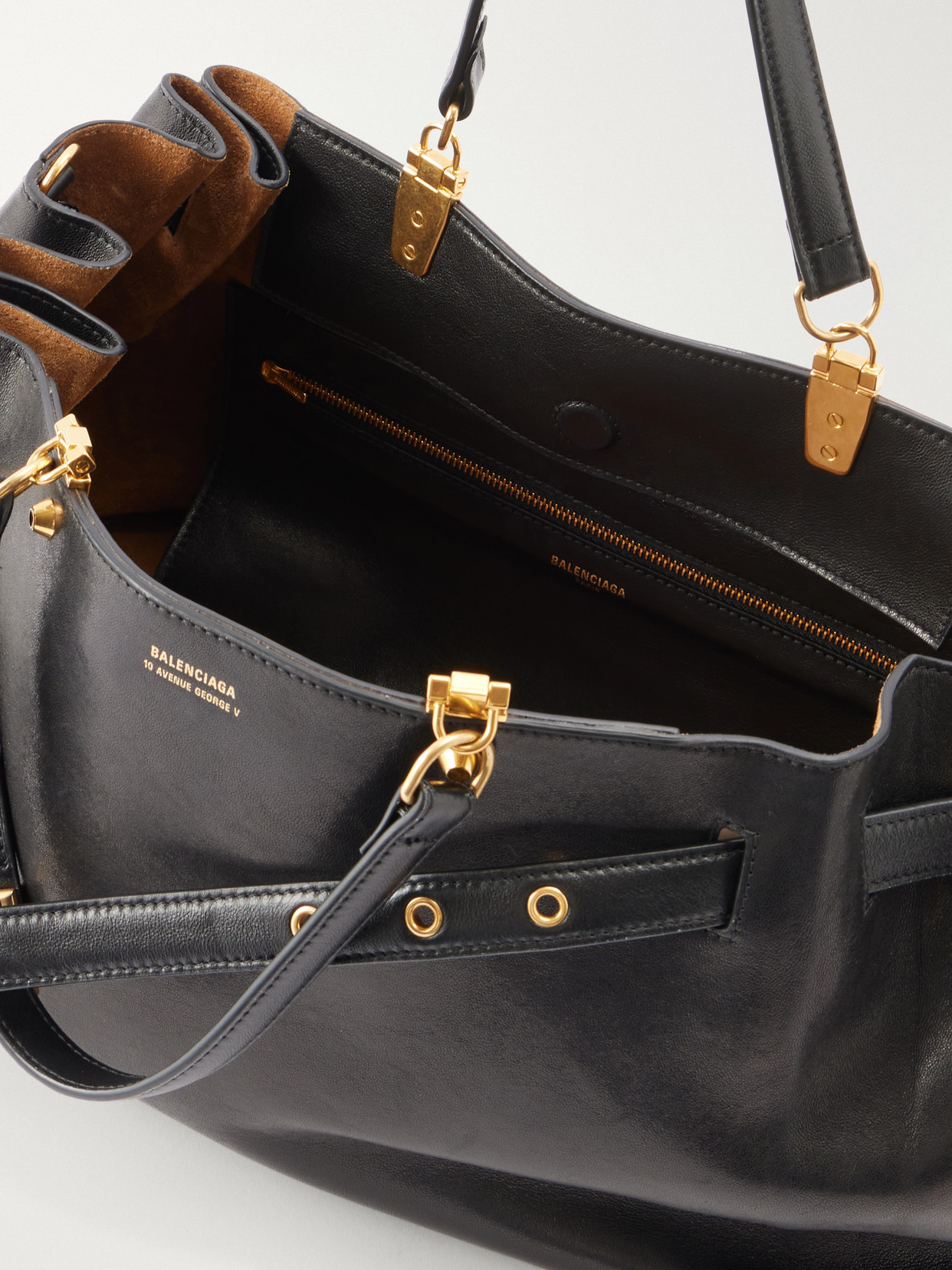 Fan Medium Leather Tote