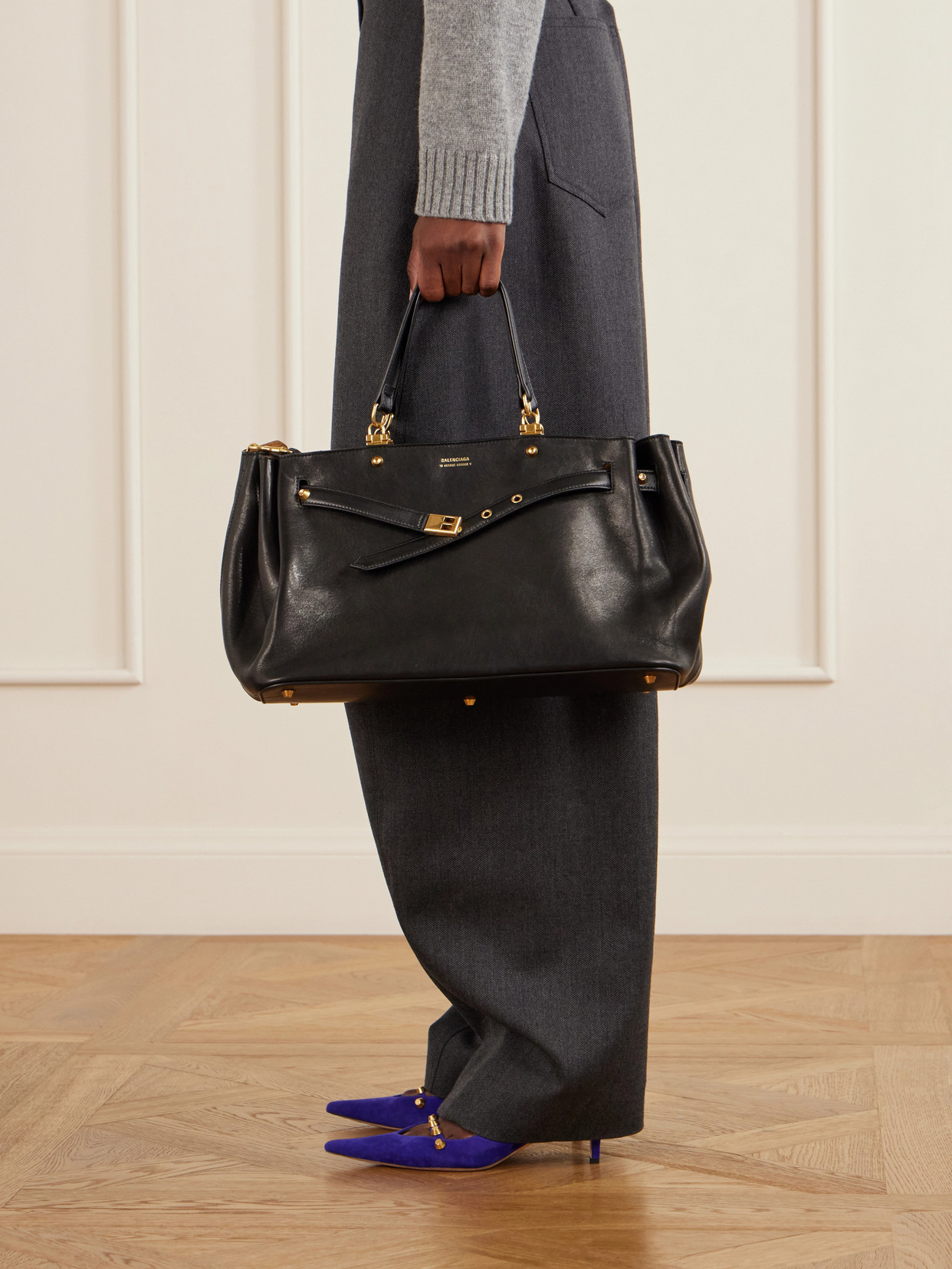 Fan Medium Leather Tote